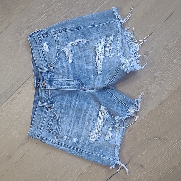 Lucky Brand Jean Shorts Women's sz 0/25 Distressed Boyfriend Button Fly Shorts - Picture 1 of 11